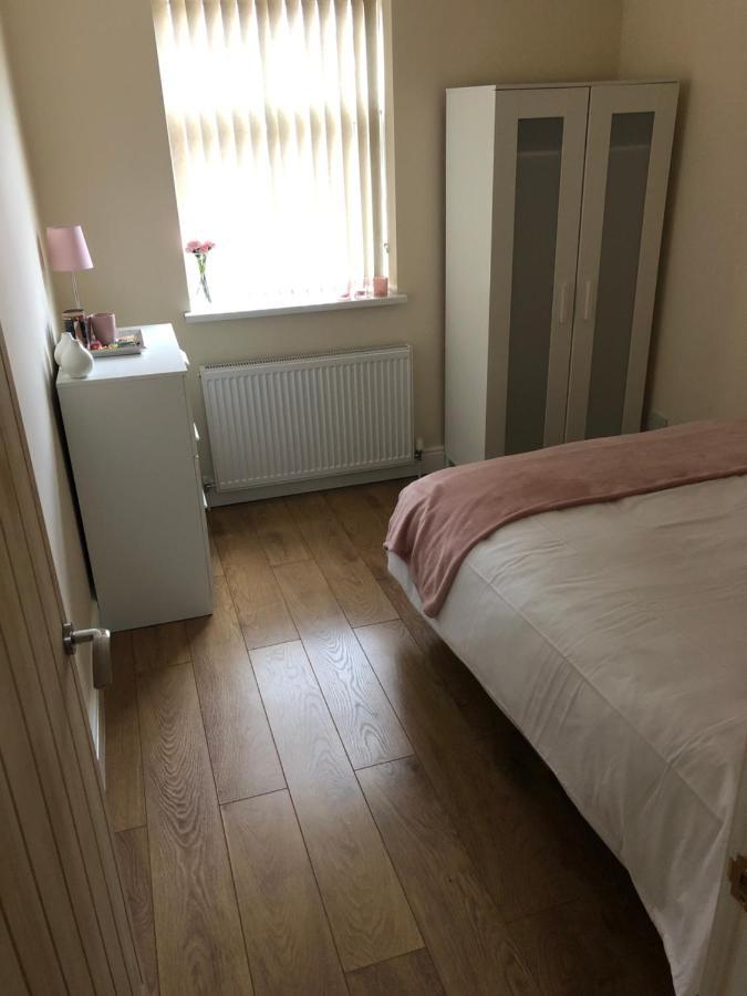 Acomodação com café da manhã  Big Rusholme With Tv And Private Bathroom-parking&wifi Manchester