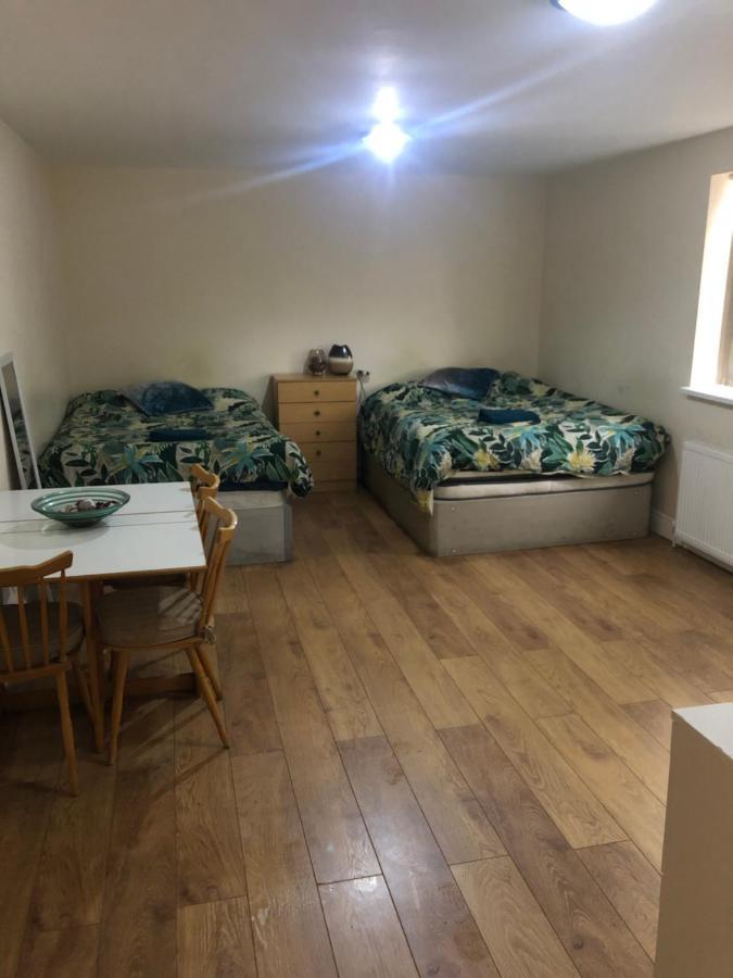 Acomodação com café da manhã  Big Rusholme With Tv And Private Bathroom-parking&wifi *